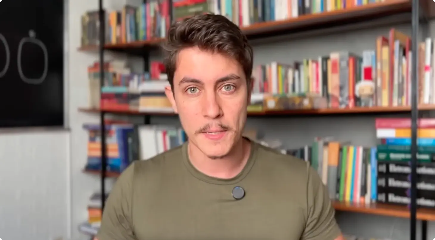 Professor Guisoli na Biblioteca