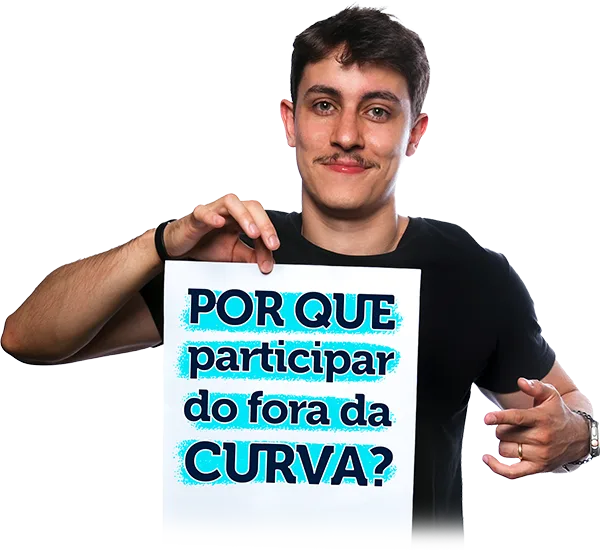 Felipe Guisoli segurando placa